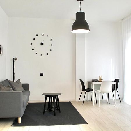 Design Moderno In Centro - Lainate- Rho Fiera Lägenhet Exteriör bild